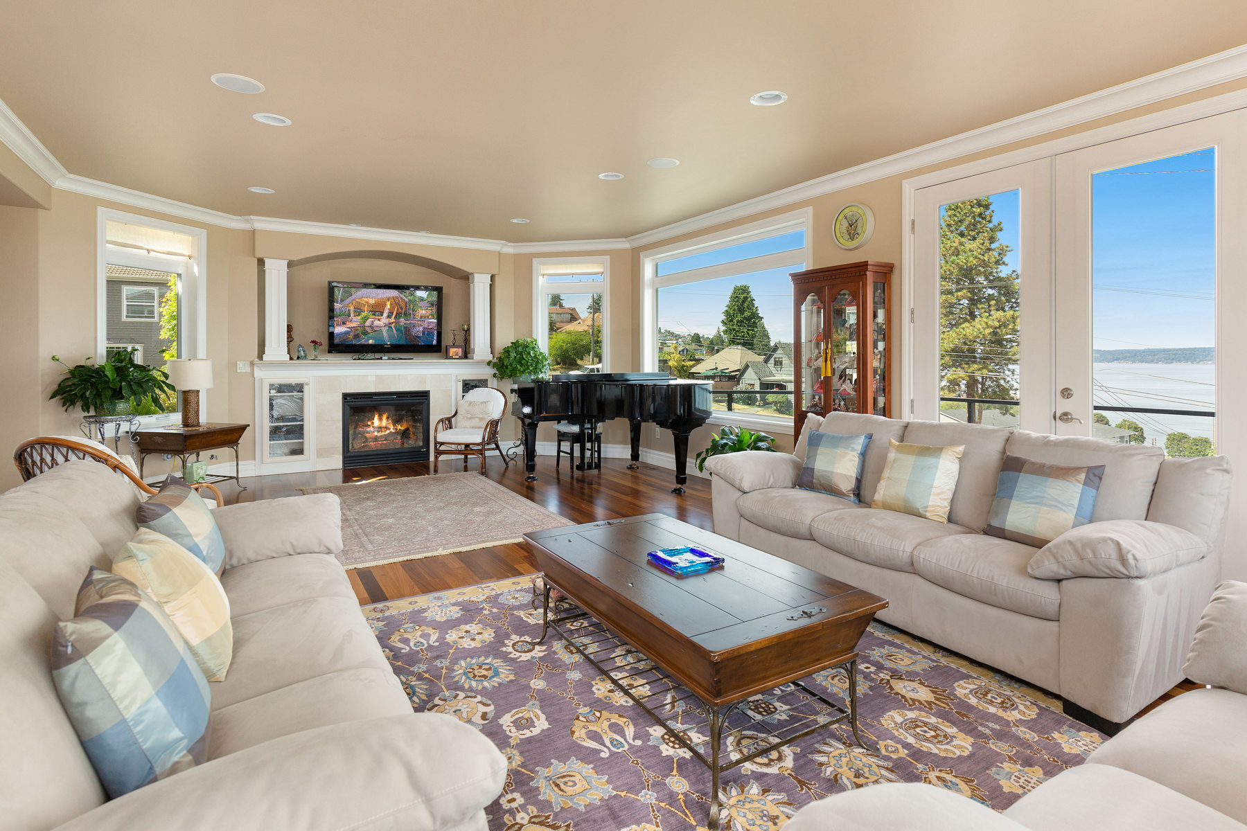 luxury real estate photographer in Olympia